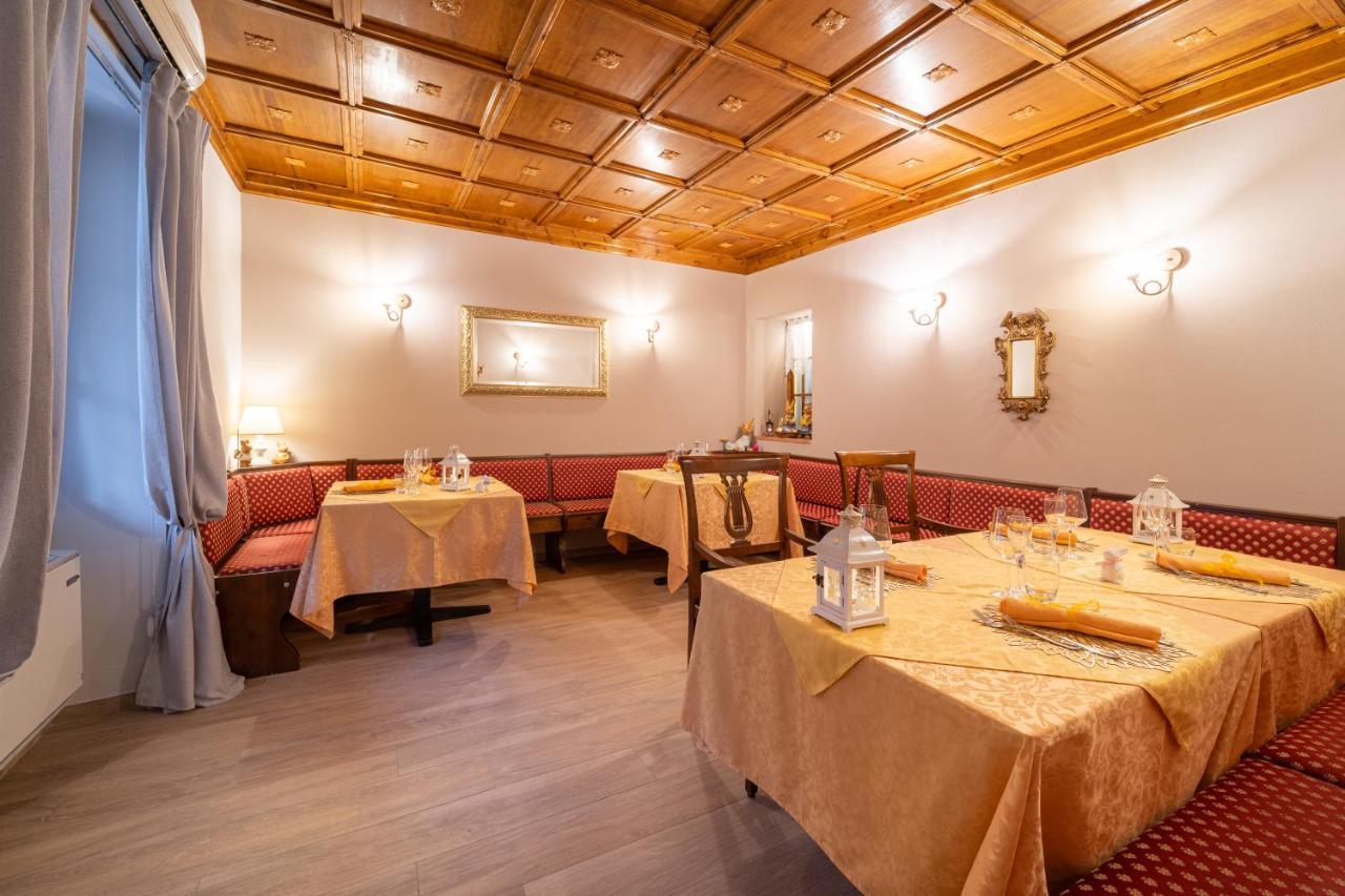 Borgo Dei Poeti Romantik Hotel Manerba del Garda Buitenkant foto