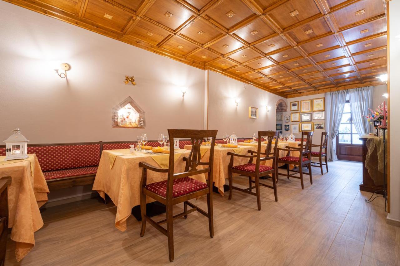 Borgo Dei Poeti Romantik Hotel Manerba del Garda Buitenkant foto