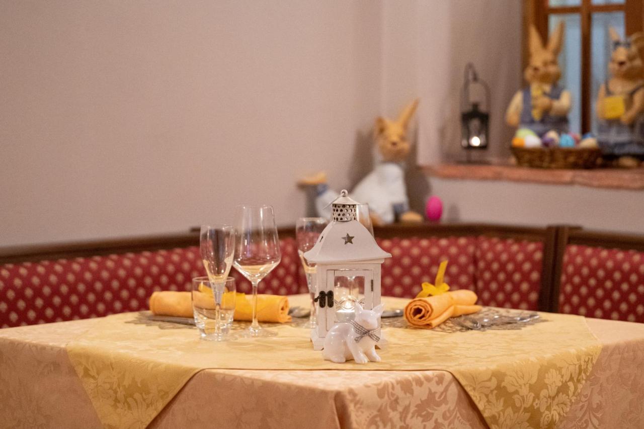 Borgo Dei Poeti Romantik Hotel Manerba del Garda Buitenkant foto