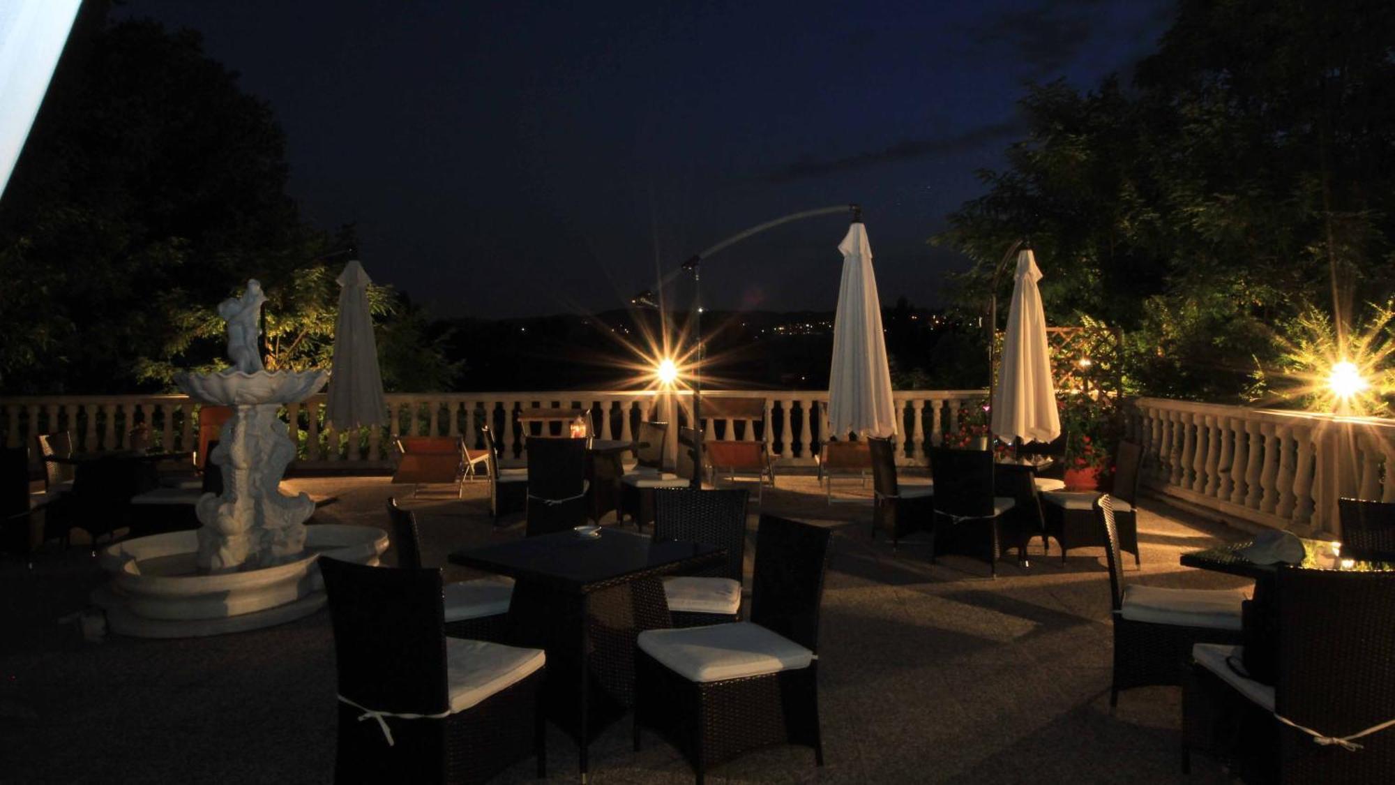 Borgo Dei Poeti Romantik Hotel Manerba del Garda Buitenkant foto