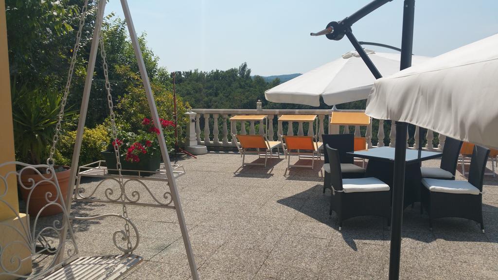 Borgo Dei Poeti Romantik Hotel Manerba del Garda Buitenkant foto