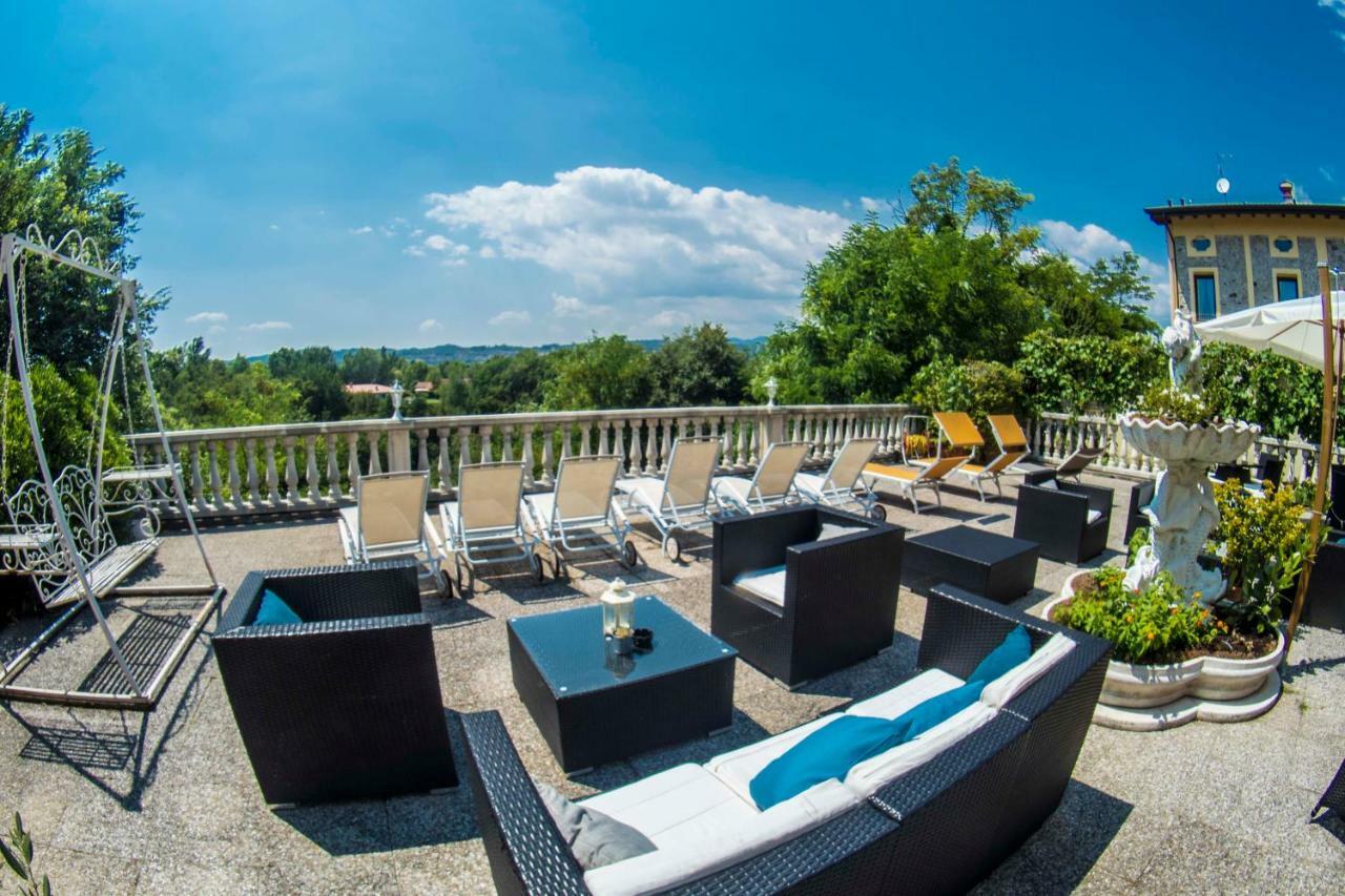 Borgo Dei Poeti Romantik Hotel Manerba del Garda Buitenkant foto