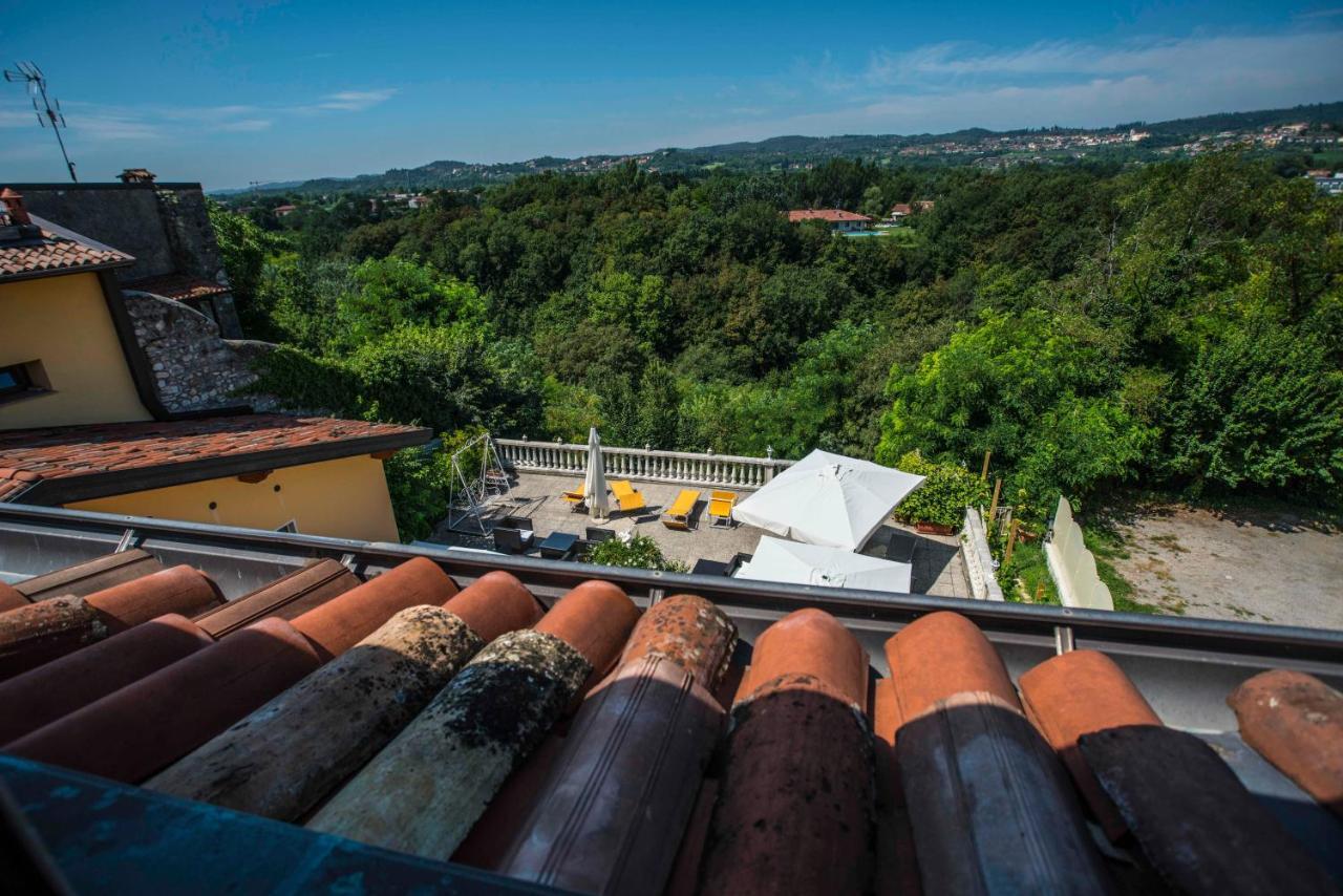 Borgo Dei Poeti Romantik Hotel Manerba del Garda Buitenkant foto
